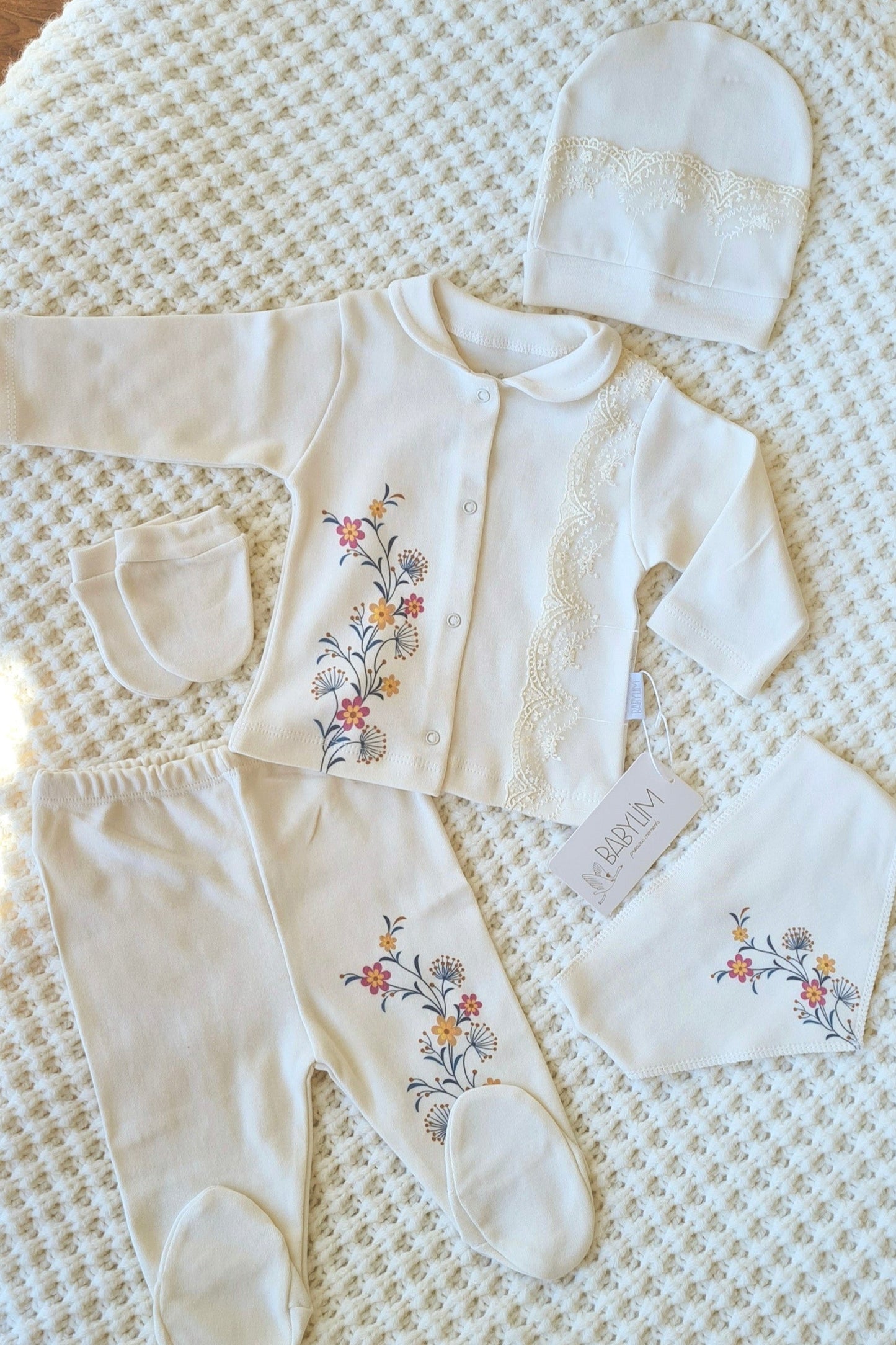 Babylim Kız Bebek Dantelli Sarmaşık Çiçek Baskılı Hastane Çıkış Seti-5li